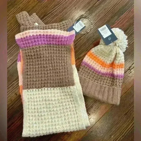 universal thread puff ball beanie & Color block scarf NWT o/s Brown Pink Orange - Picture 2 of 3